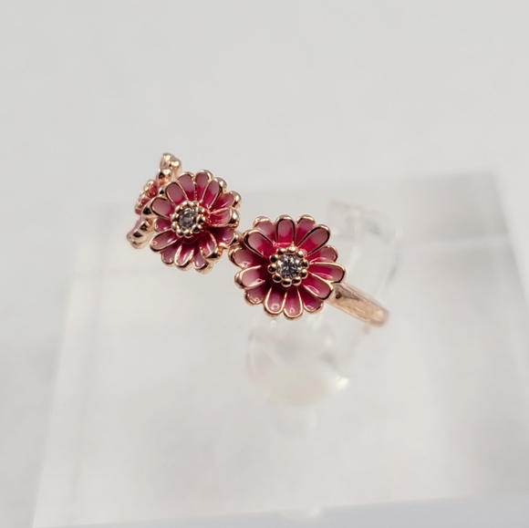 Rose Gold Three Flower Ring - Picture 5 of 13